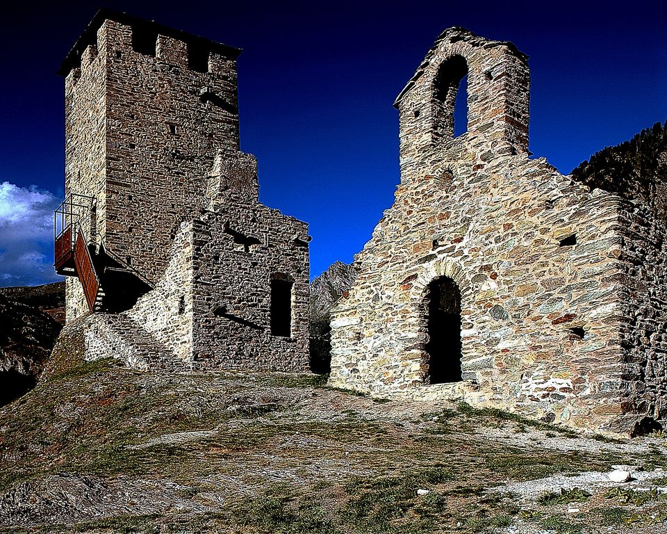 Castello di Graines di Brusson — Valle d'Aosta